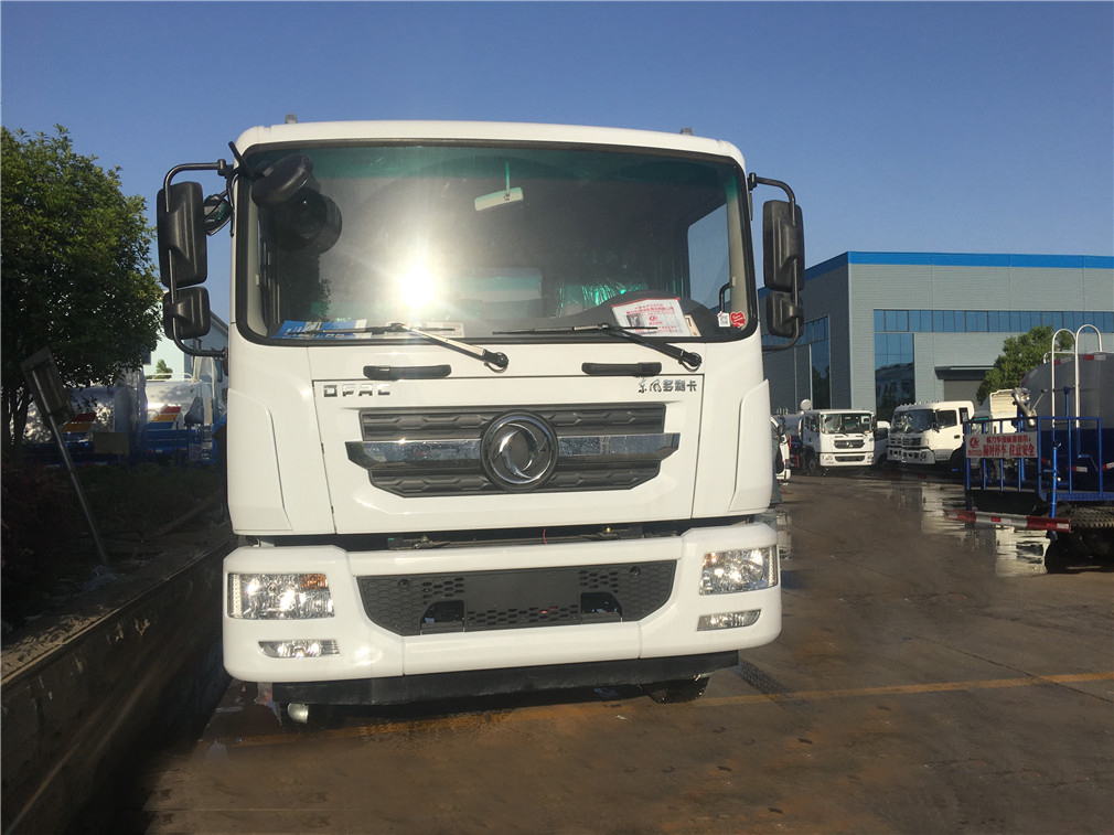 东风多利卡D9（12方）带雾炮洒水车CLW5160GPSD5