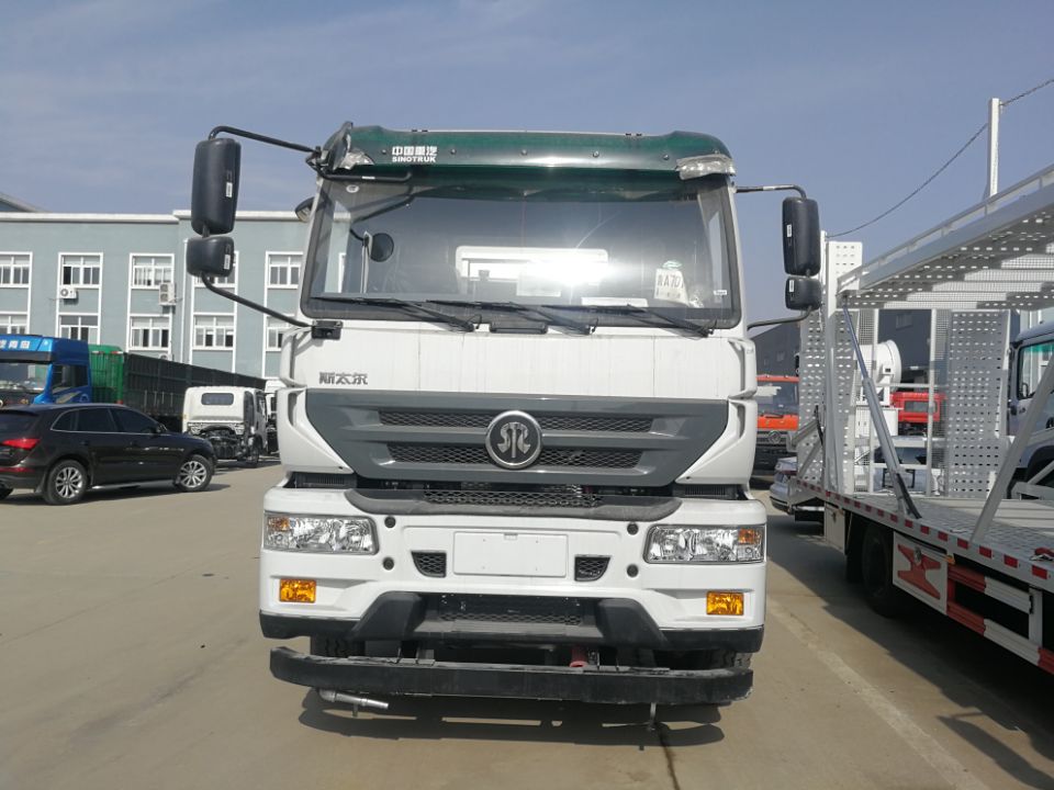 重气斯太尔抑尘车