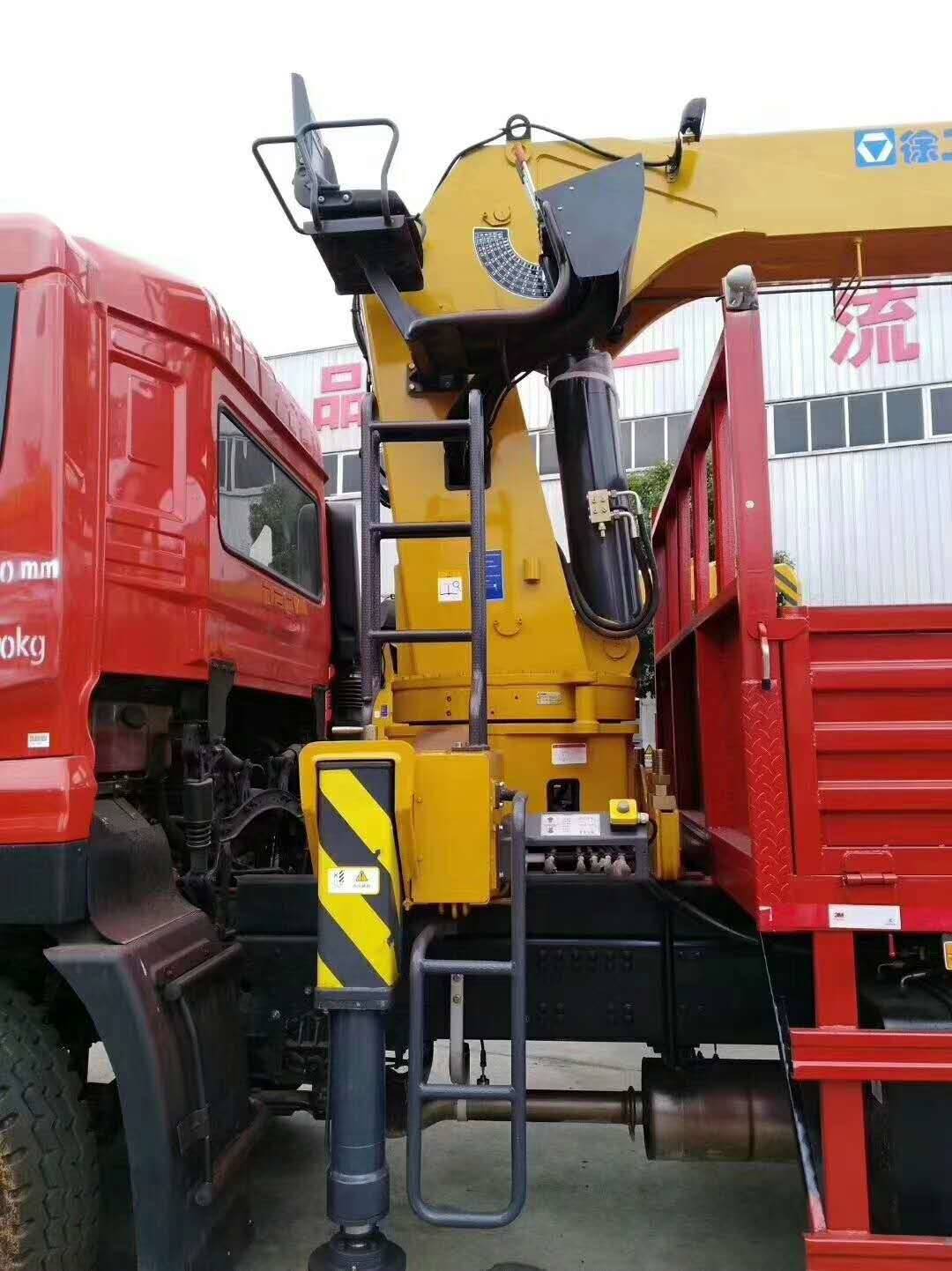 东风后八轮12吨徐工随车吊