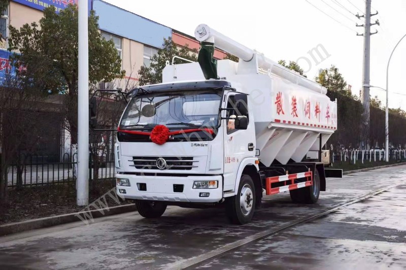 东风多利卡12方散装饲料运输车  