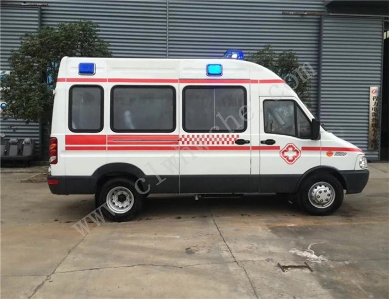 依维柯转运型救护车