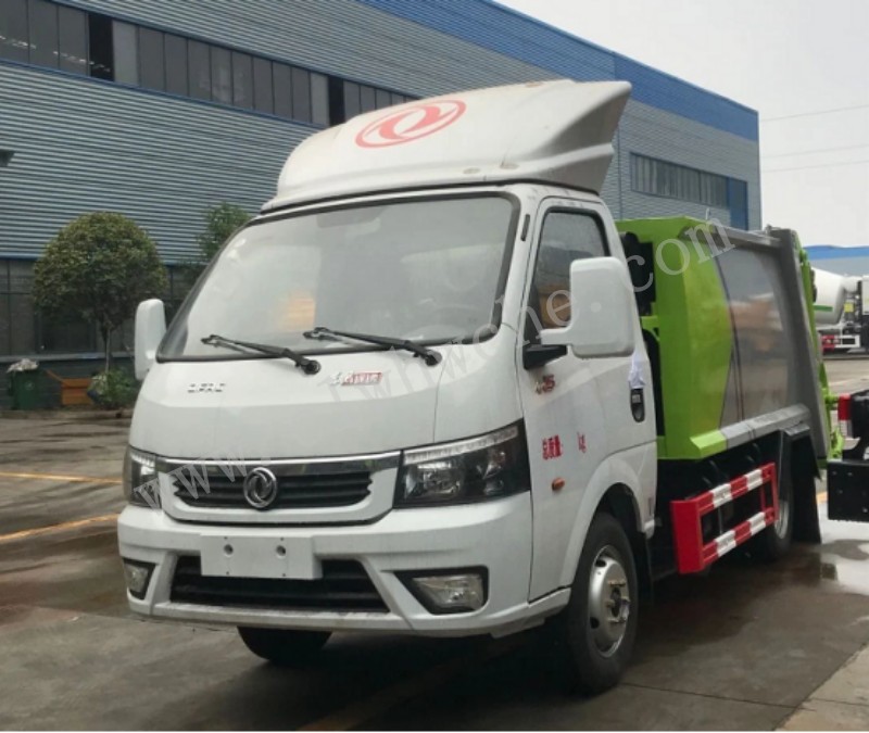 东风途逸4方压缩式垃圾车