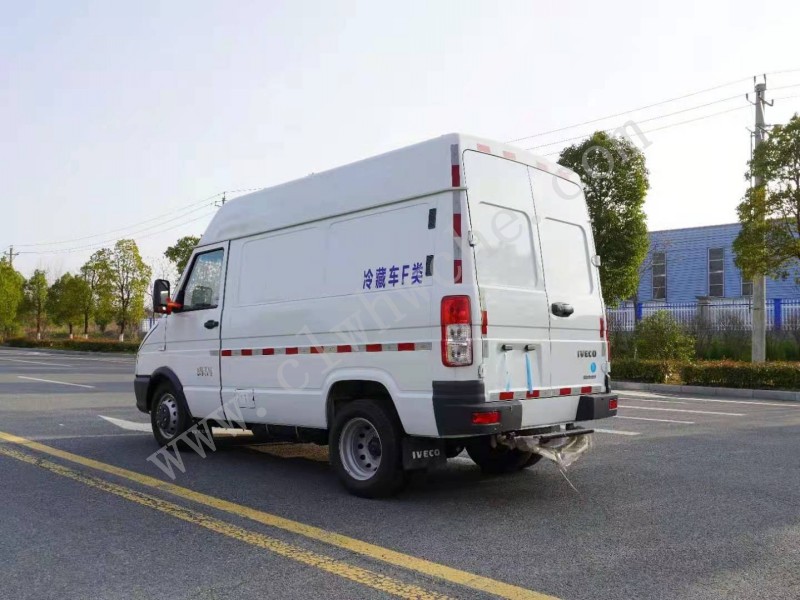 依维柯短轴疫苗冷藏车（容积5.4立方）