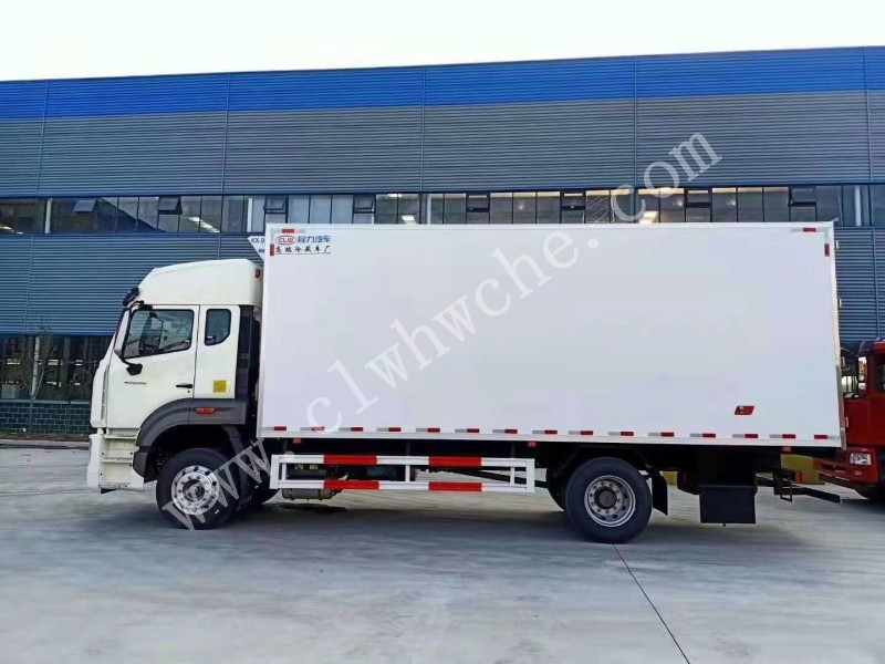 重汽豪瀚6.8米冷藏车 冷藏车价格报价 程力冷藏车厂家