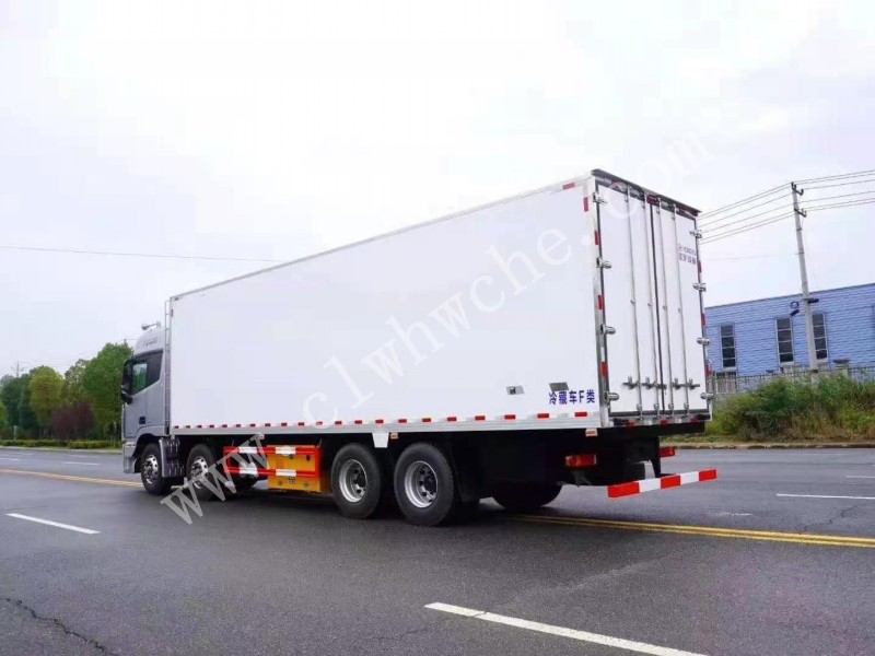 欧曼EST前四后八9.48米冷藏车