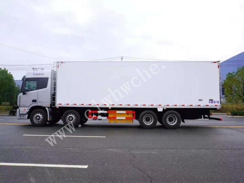 欧曼EST前四后八9.48米冷藏车
