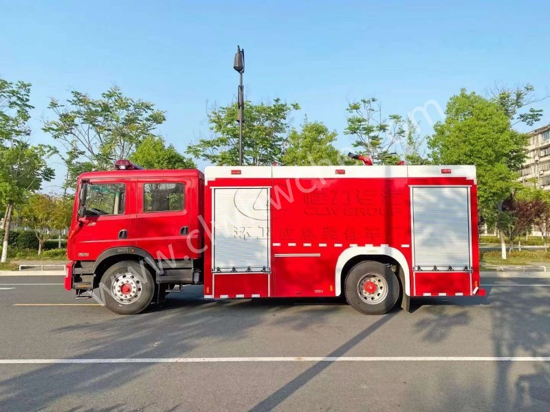东风6吨水罐消防车