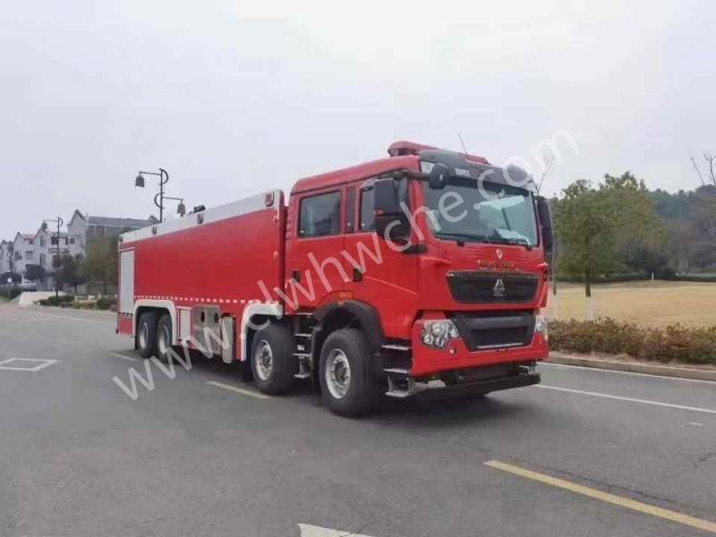 重汽豪沃25方水罐消防车（单排）