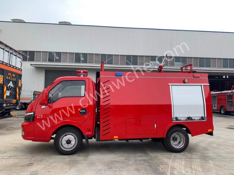东风途逸​1吨水罐消防车