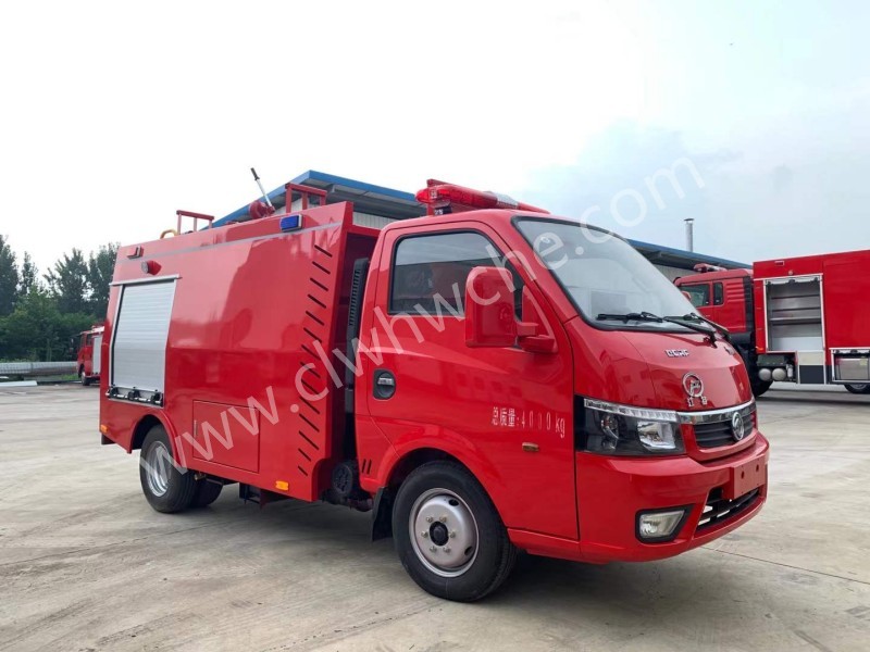 东风途逸​1吨水罐消防车