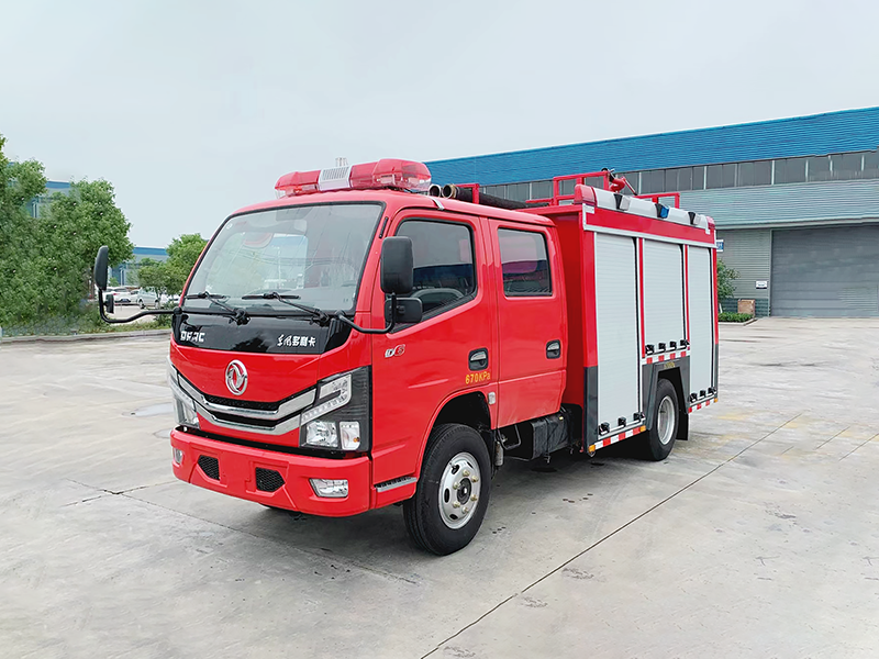  东风牌  国六2.5吨水罐消防车