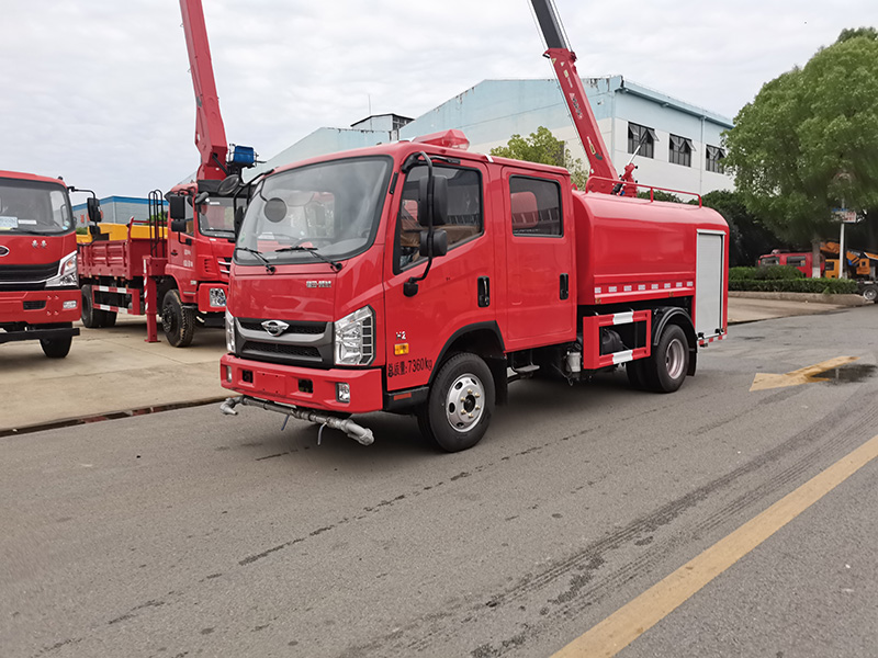 福田小卡3双排消防喷洒车